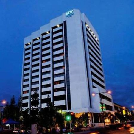 Harbour View Hotel Kuching Extérieur photo