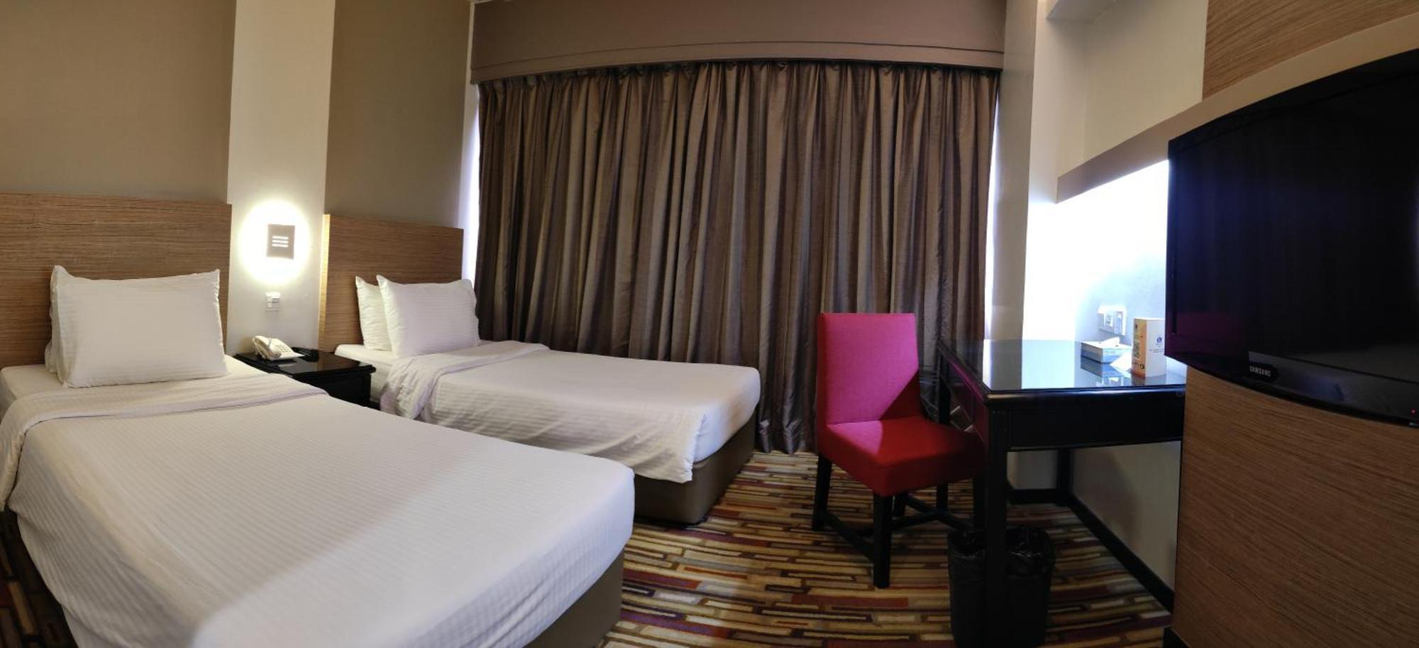 Harbour View Hotel Kuching Extérieur photo