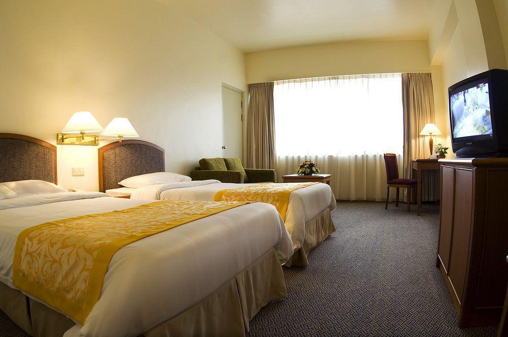 Harbour View Hotel Kuching Extérieur photo