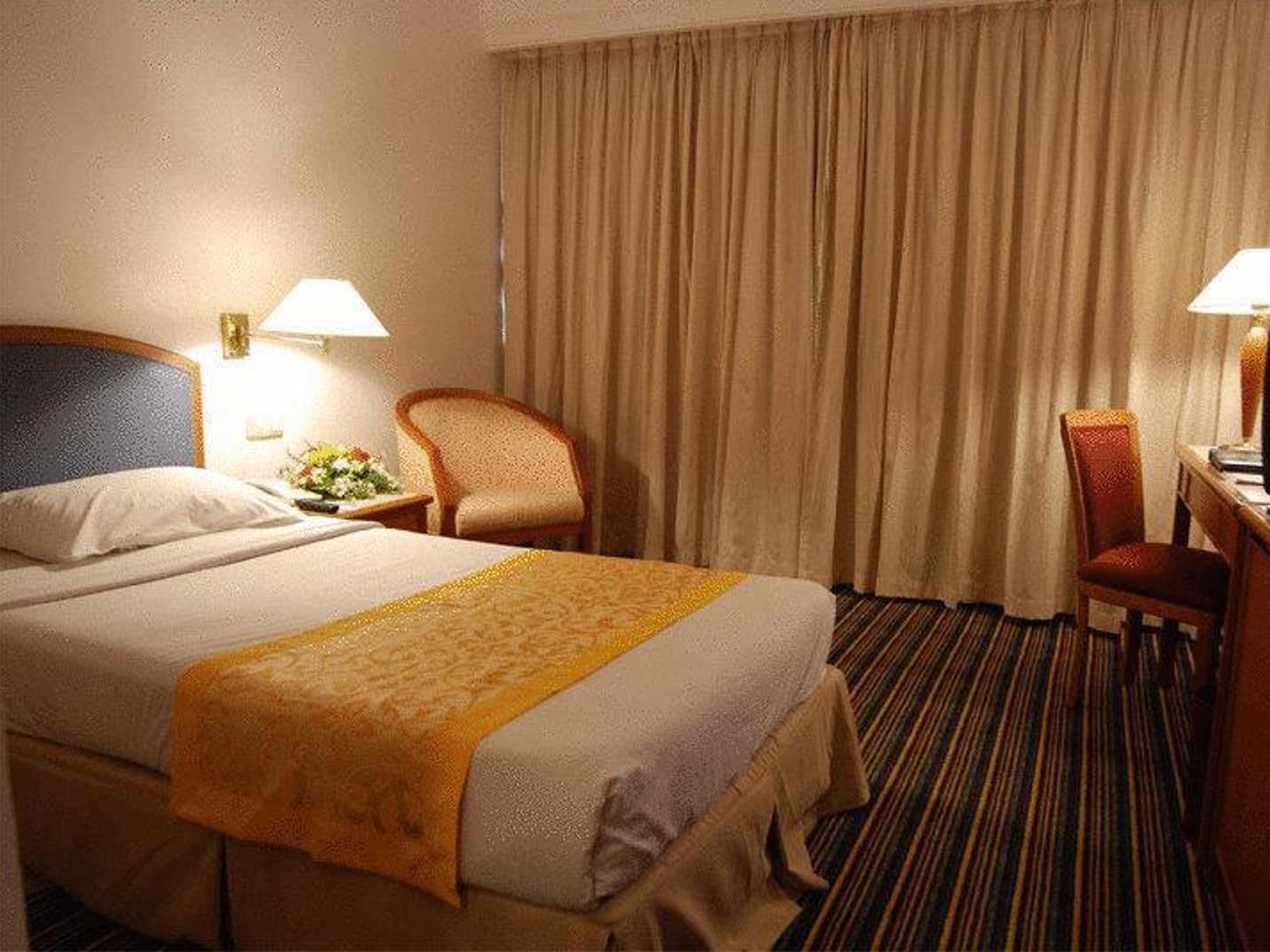Harbour View Hotel Kuching Extérieur photo