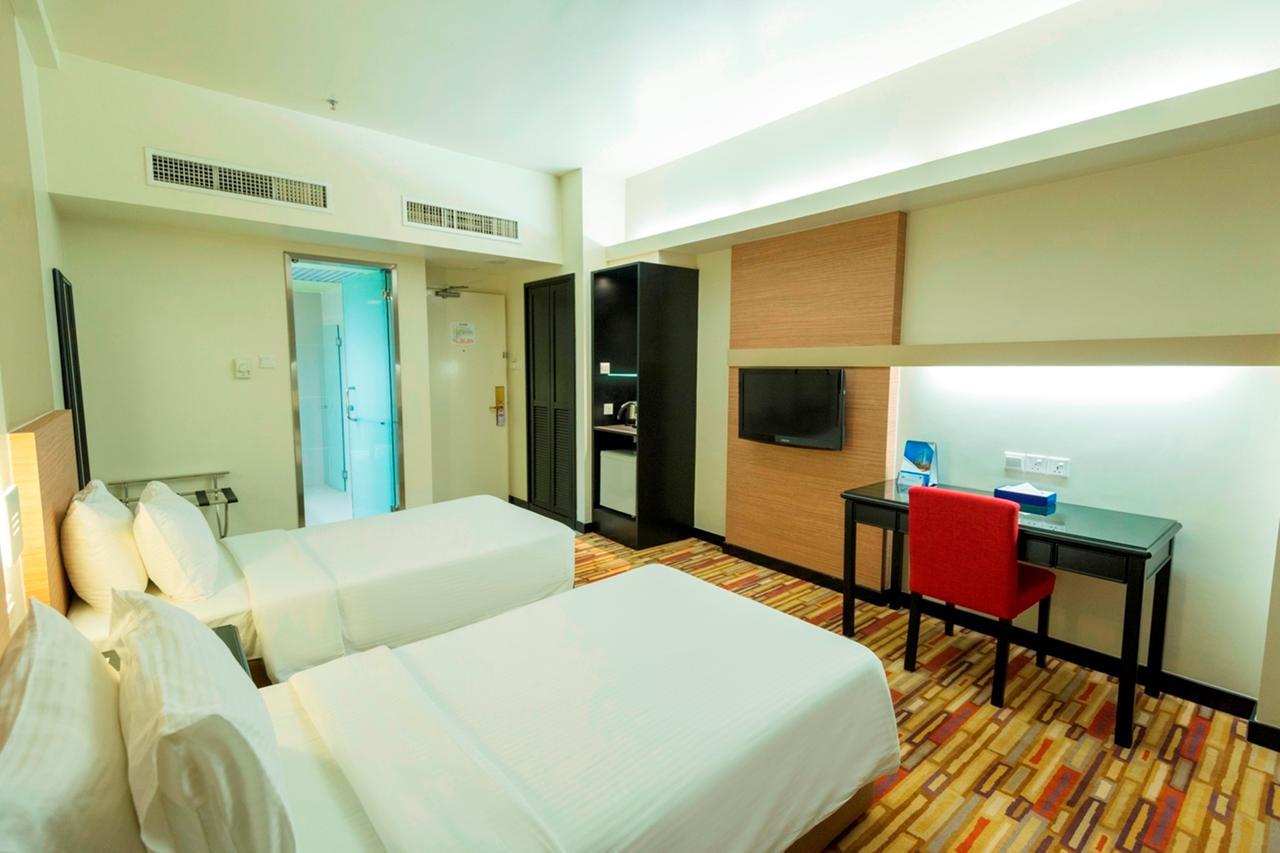 Harbour View Hotel Kuching Extérieur photo