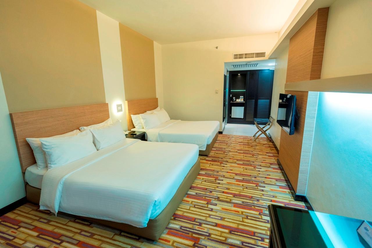 Harbour View Hotel Kuching Extérieur photo