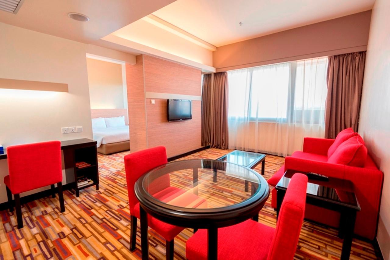 Harbour View Hotel Kuching Extérieur photo