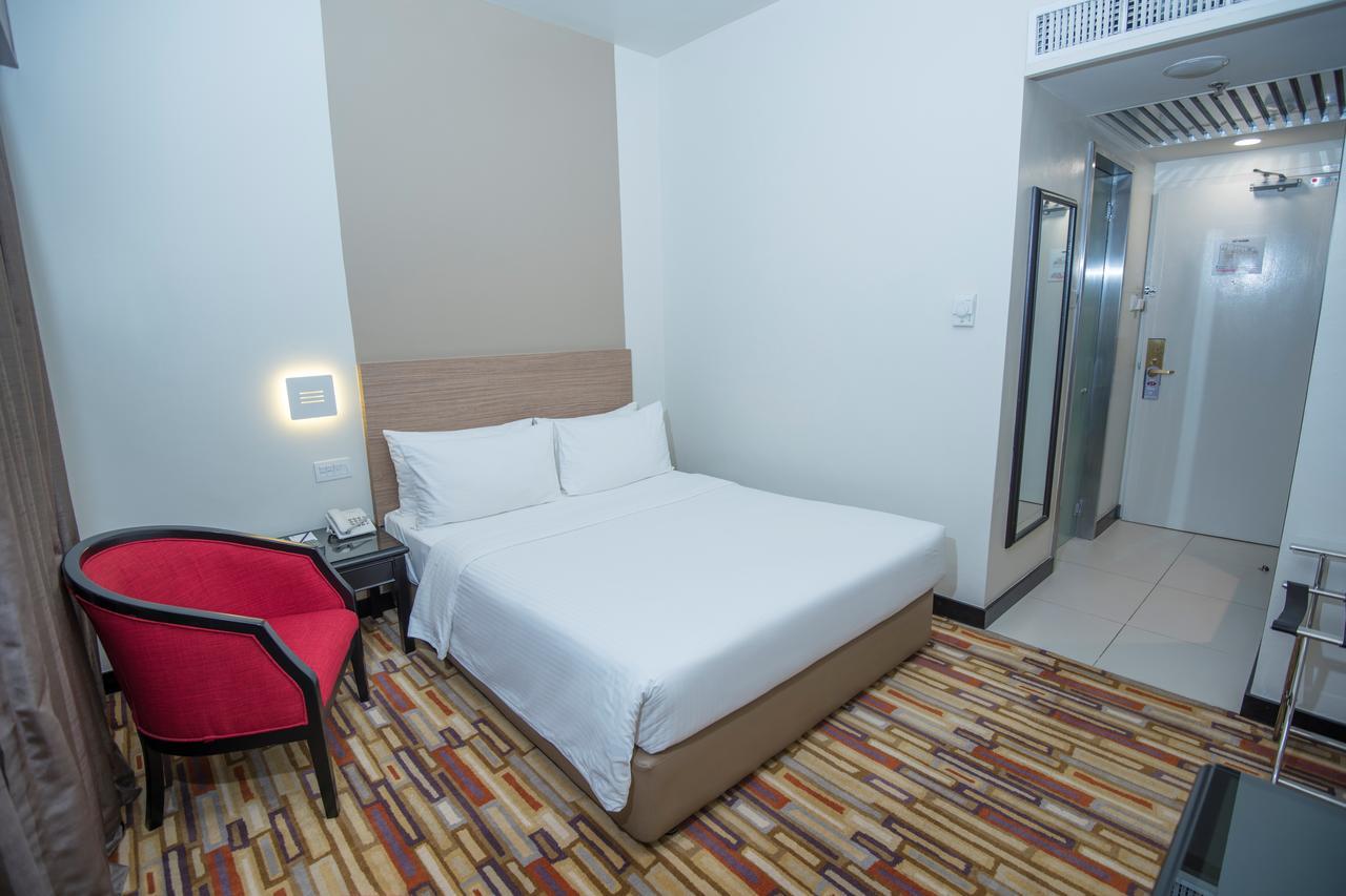 Harbour View Hotel Kuching Extérieur photo