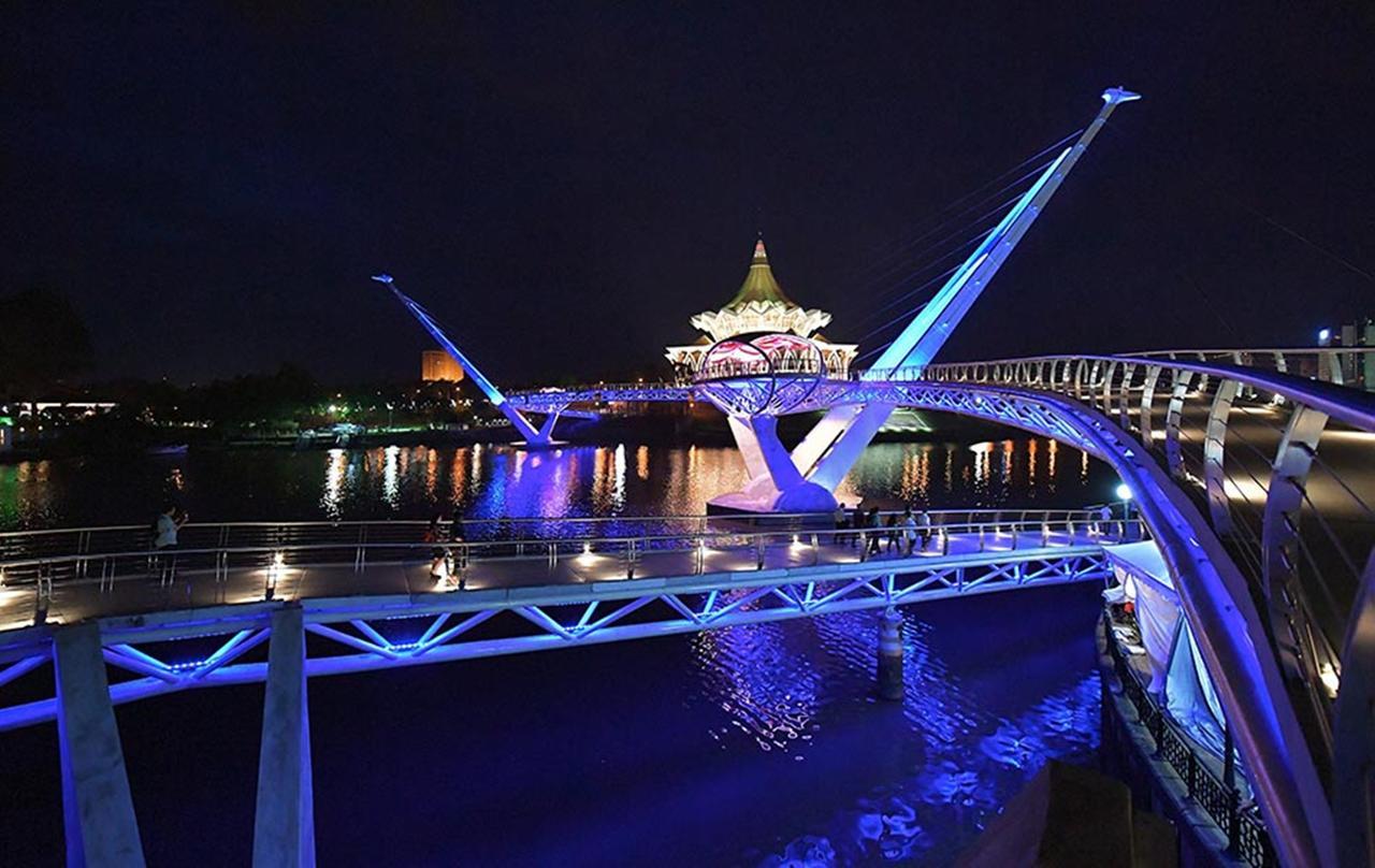 Harbour View Hotel Kuching Extérieur photo
