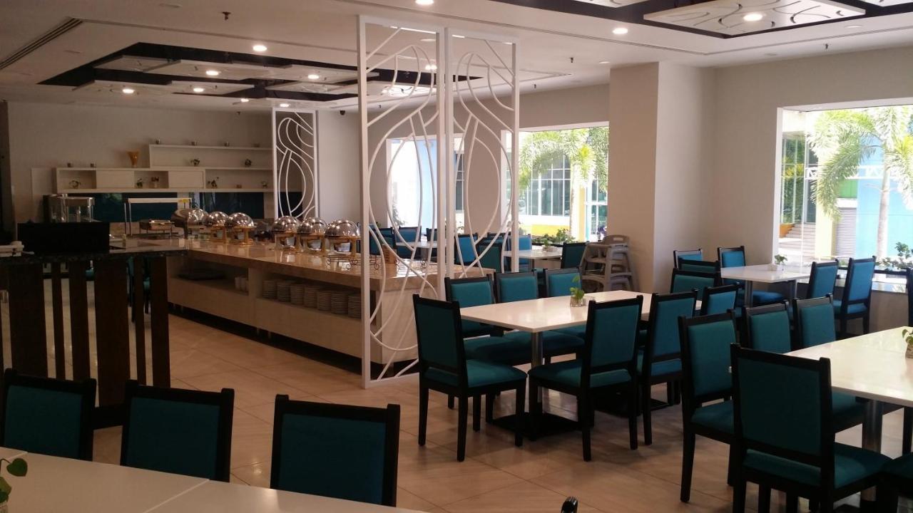 Harbour View Hotel Kuching Extérieur photo