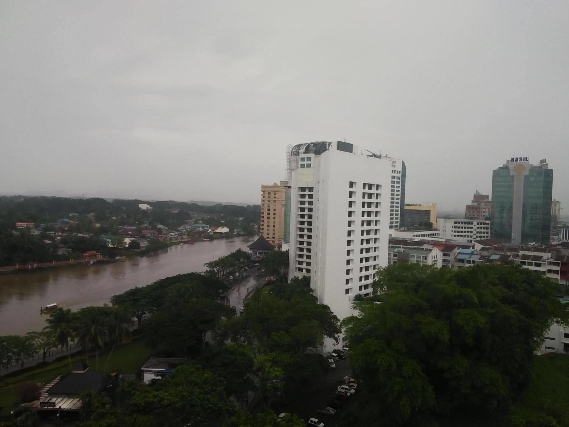 Harbour View Hotel Kuching Extérieur photo