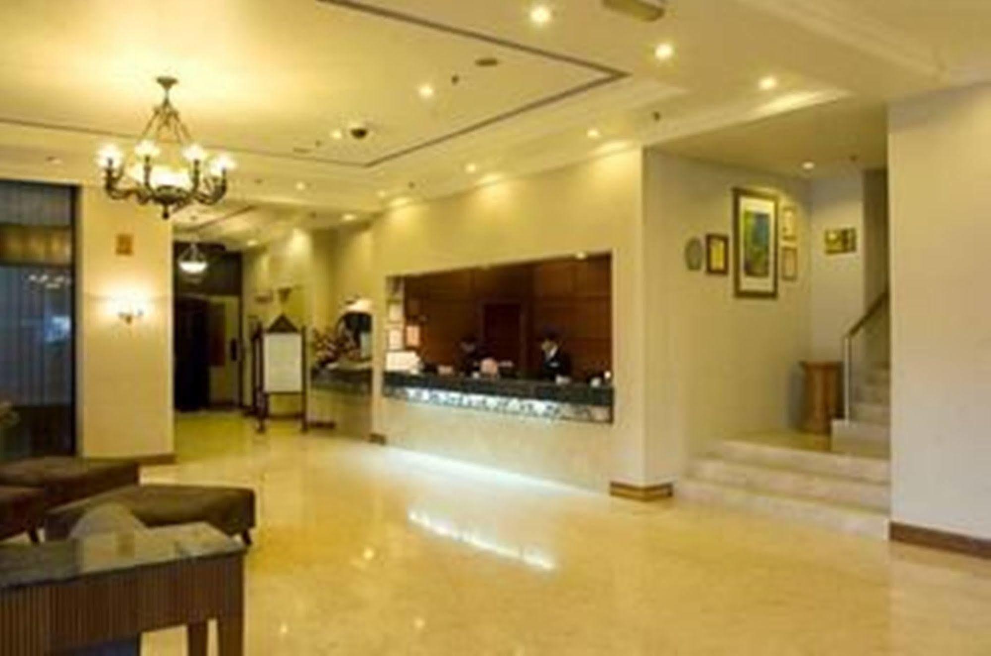 Harbour View Hotel Kuching Extérieur photo