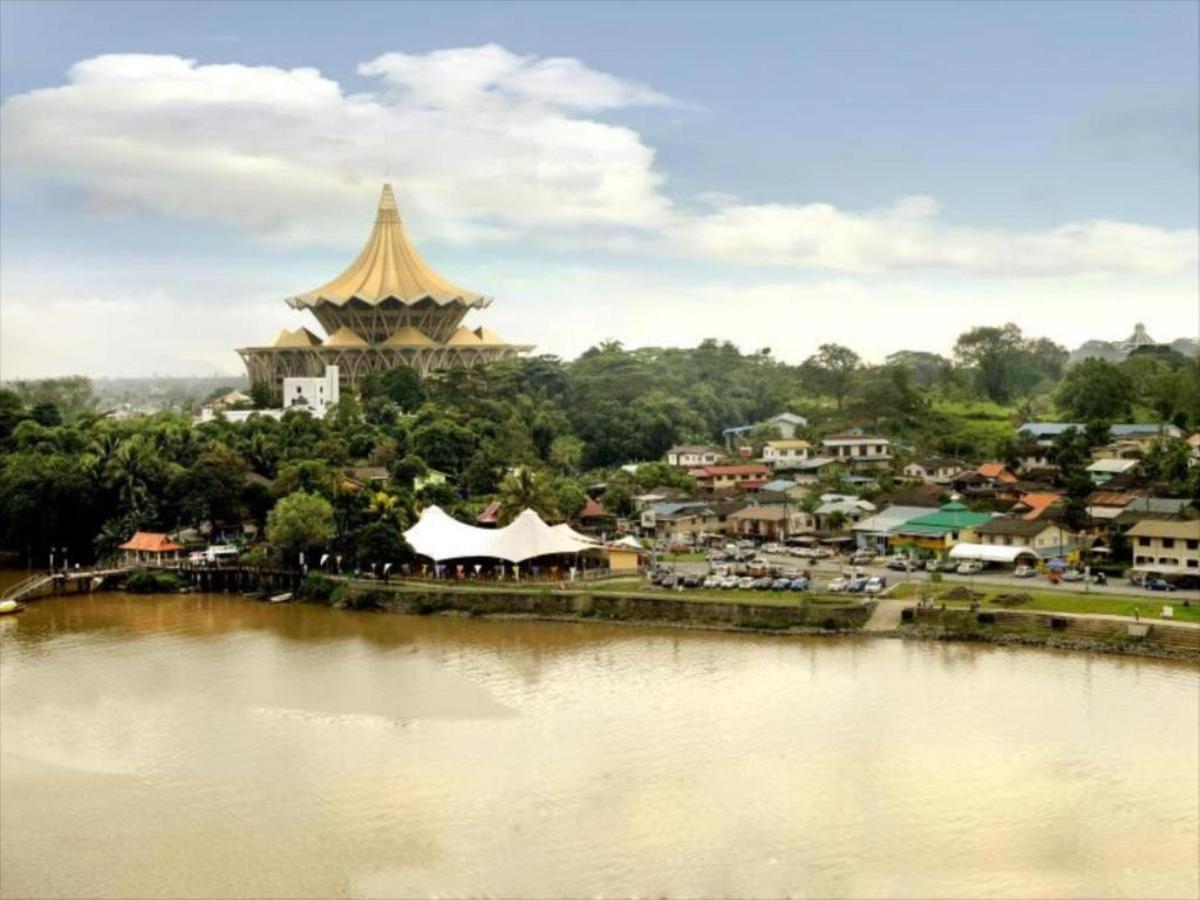 Harbour View Hotel Kuching Extérieur photo